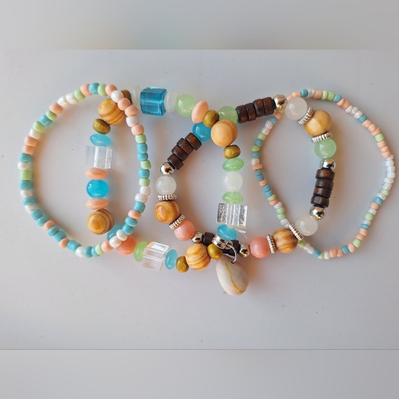 4 Boho bracelets handcrafted beaded - Picture 2 of 7